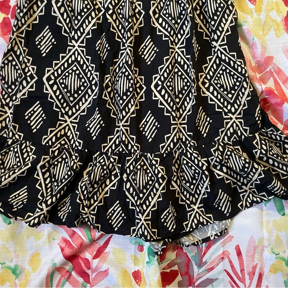 NWT 💥 Juniors XXL Black and White Pattern Dress 💥 - Picture 5 of 6